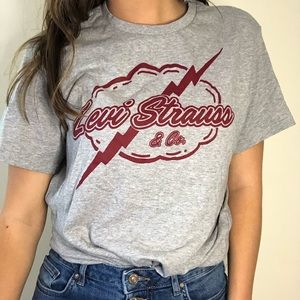 Levi’s Graphic Tee